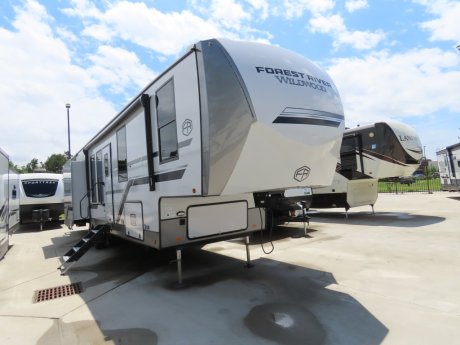 2025 Forest River Wildwood Heritage Glen 38VERANDA  Fifth Wheel