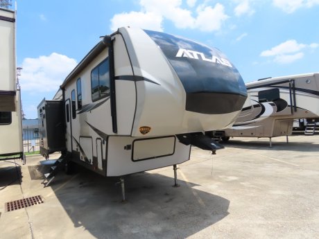 2018 Dutchmen Atlas 2952RLF  Fifth Wheel
