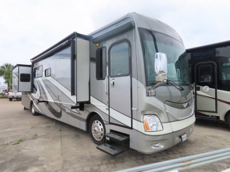 2014 Fleetwood Discovery 40X FREIGHTLINER  Class A Diesel