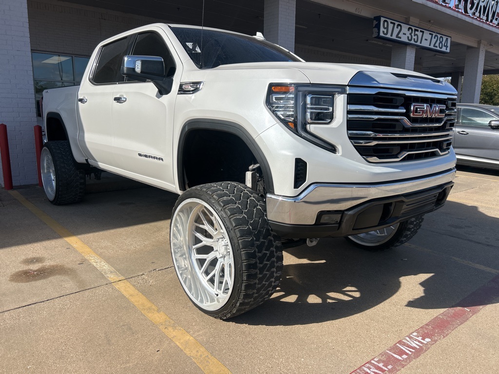 2023 GMC Sierra 1500 SLT's photo
