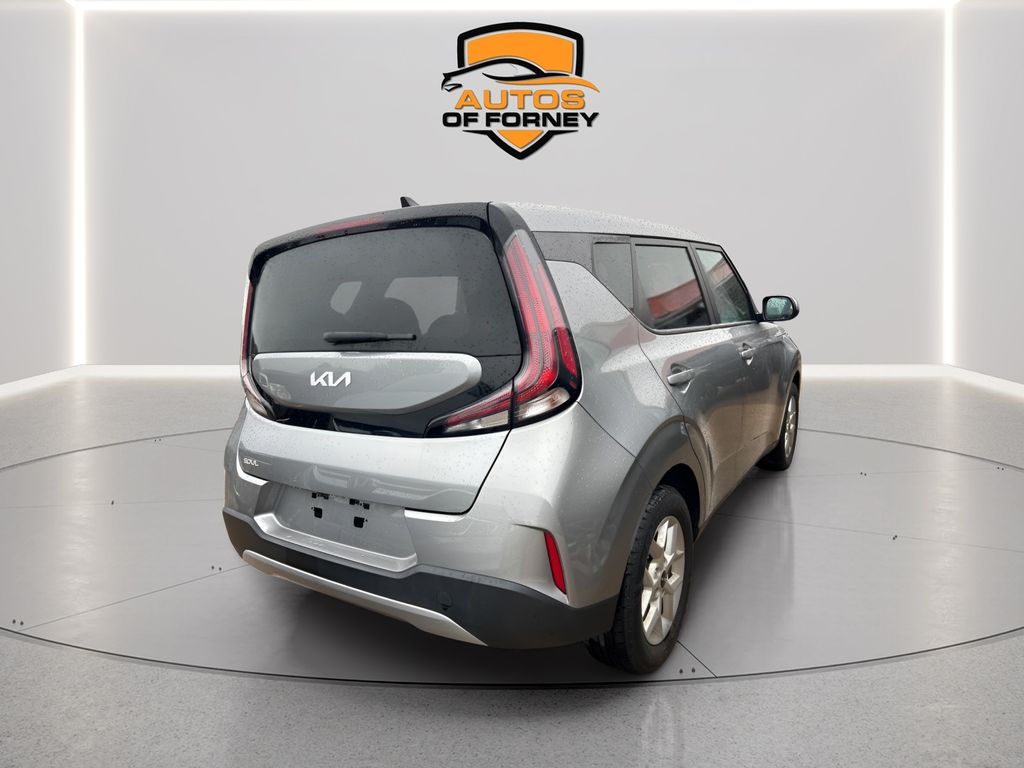 2024 Kia Soul LX - Photo 3