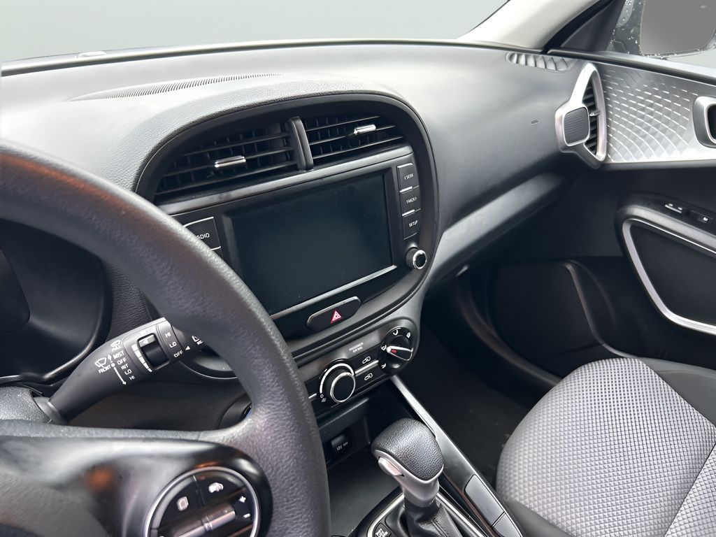 2024 Kia Soul LX - Photo 12
