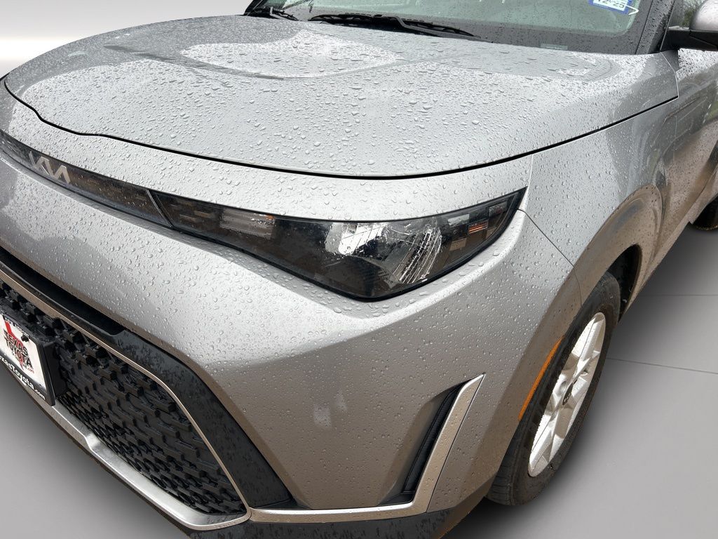 2024 Kia Soul LX - Photo 21