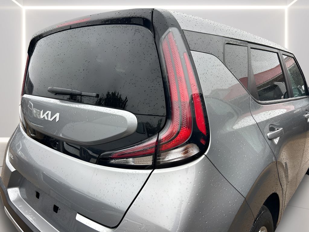 2024 Kia Soul LX - Photo 23