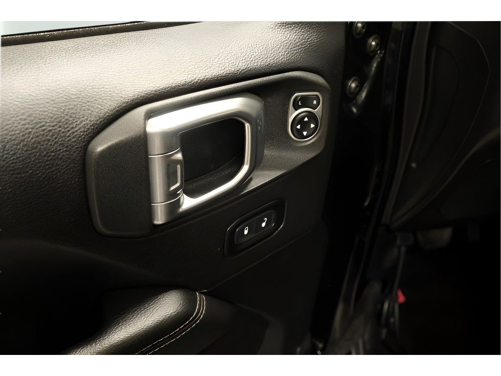 2020 Jeep Wrangler Unlimited Sahara - Photo 8