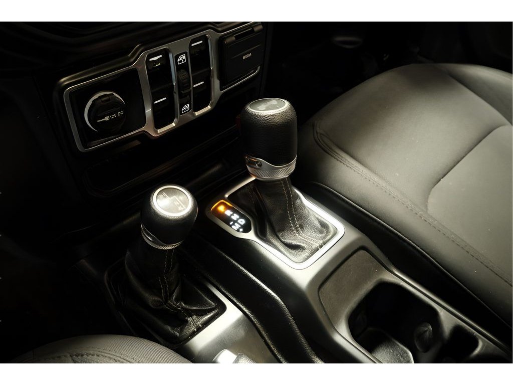 2020 Jeep Wrangler Unlimited Sahara - Photo 16
