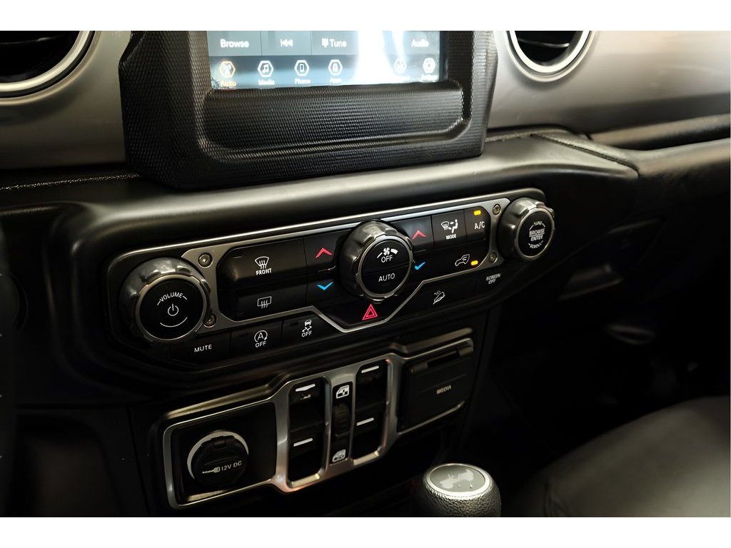 2020 Jeep Wrangler Unlimited Sahara - Photo 18