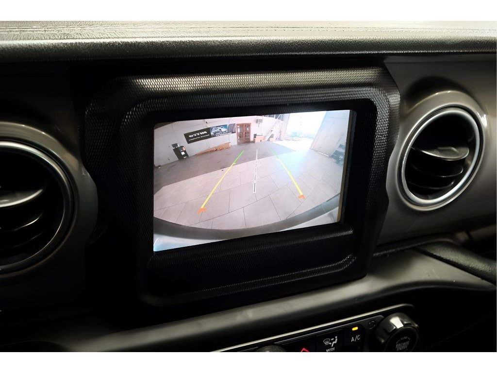 2020 Jeep Wrangler Unlimited Sahara - Photo 19