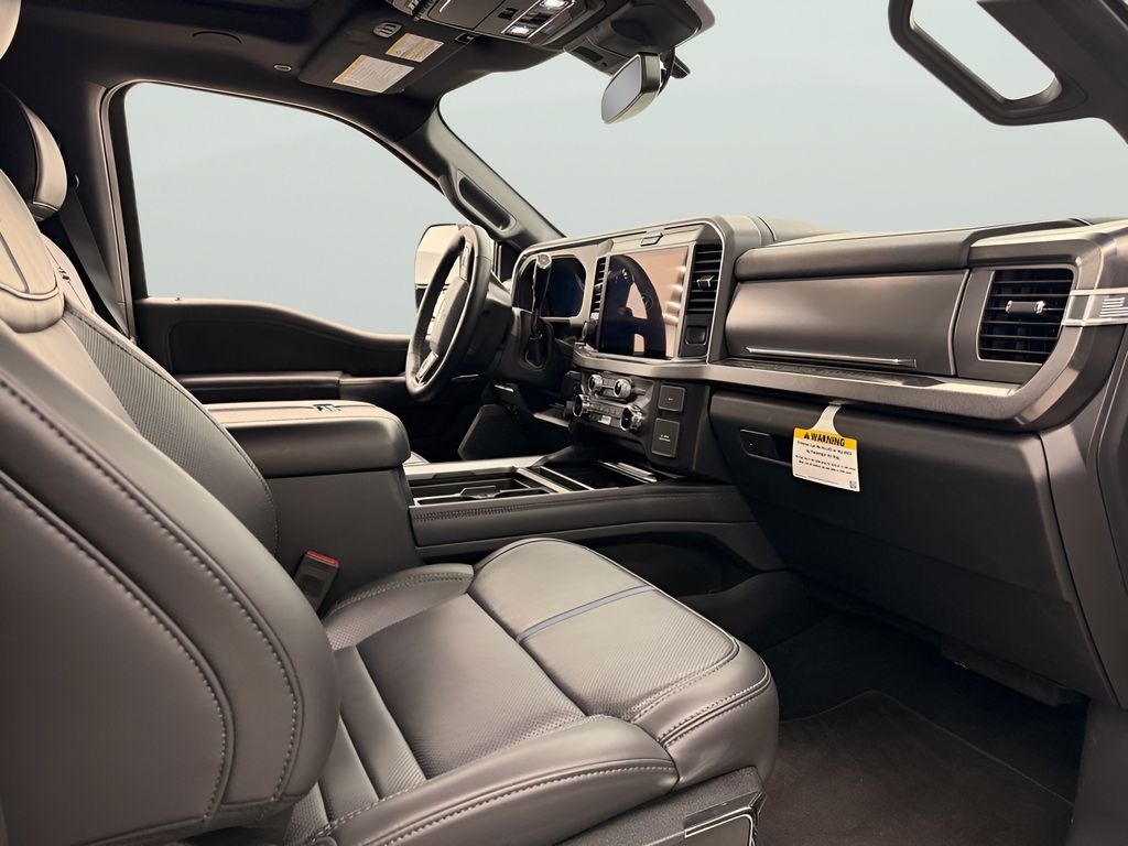 2025 Ford F-250 Super Duty Platinum - Photo 14