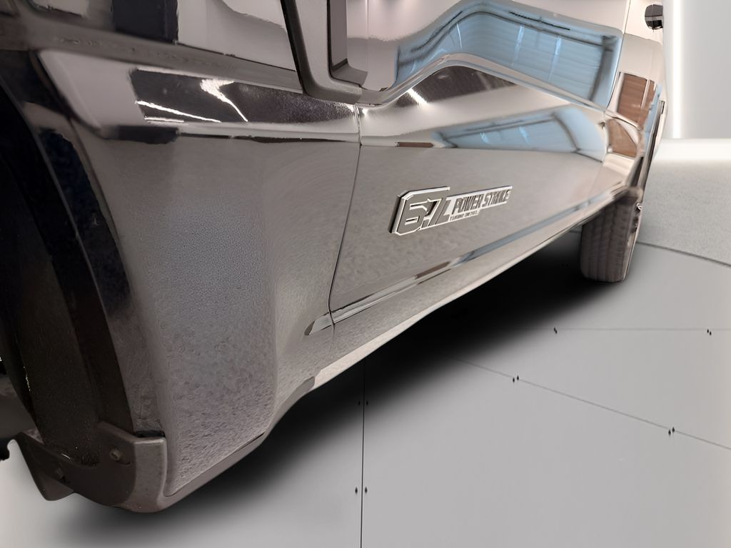2025 Ford F-250 Super Duty Platinum - Photo 24