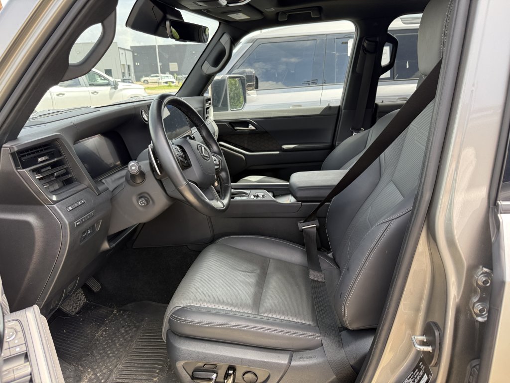 2024 Lexus GX Luxury - Photo 7