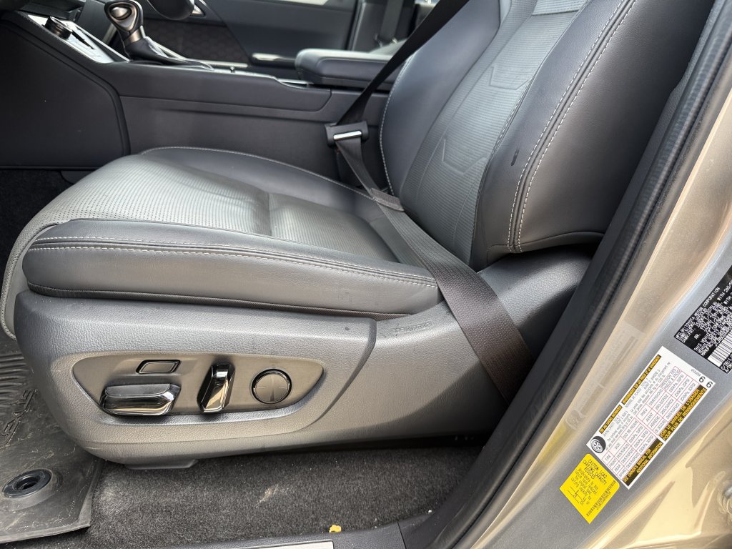 2024 Lexus GX Luxury - Photo 8