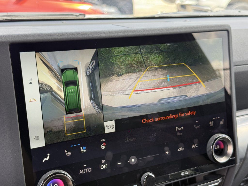 2024 Lexus GX Luxury - Photo 12