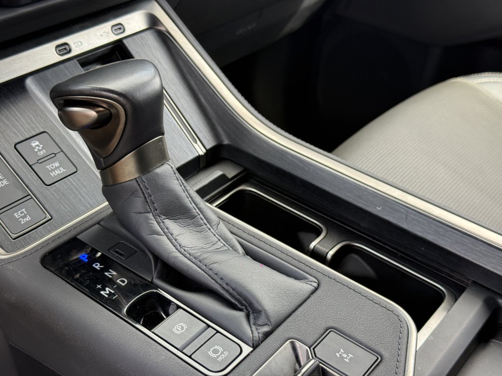 2024 Lexus GX Luxury - Photo 14