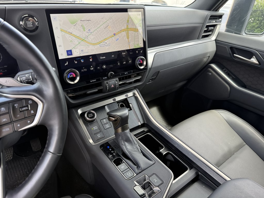 2024 Lexus GX Luxury - Photo 15
