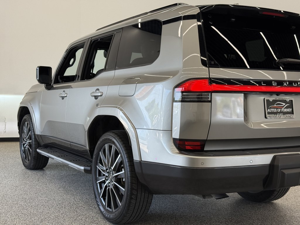2024 Lexus GX Luxury - Photo 6