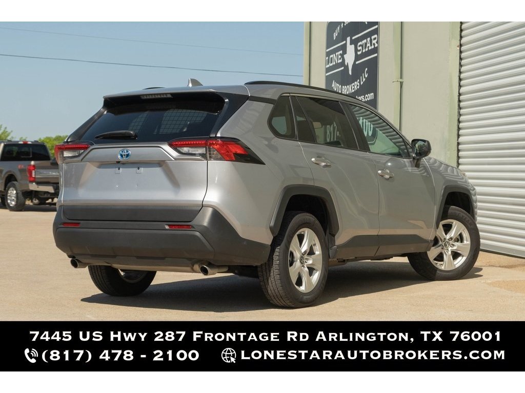 2021 Toyota RAV4 Hybrid LE photo 3