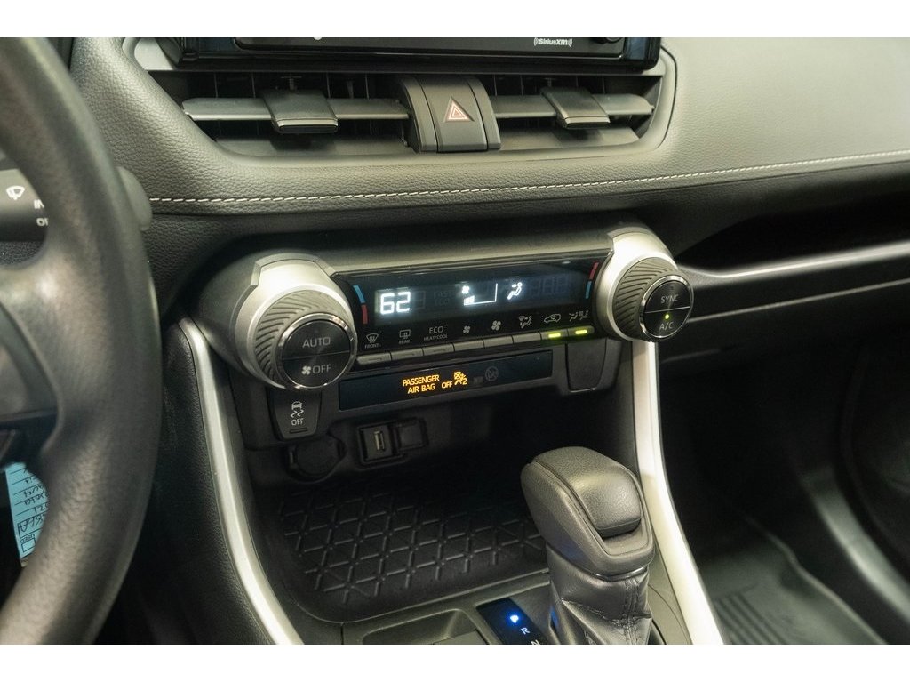 2021 Toyota RAV4 Hybrid LE photo 9