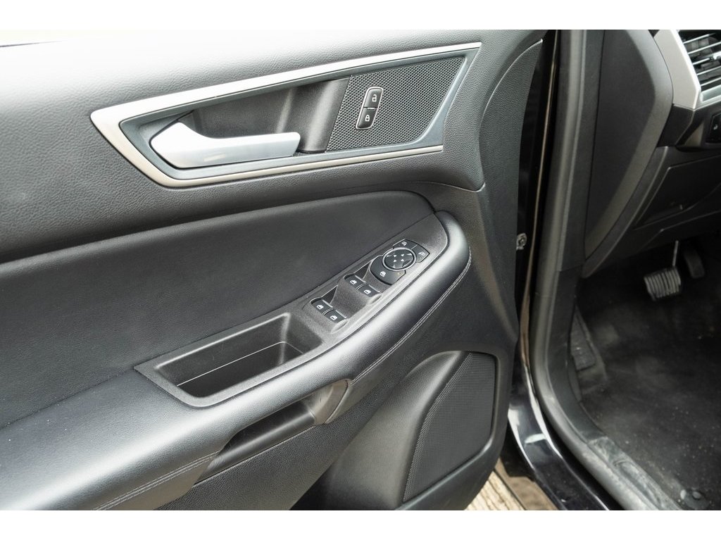 2024 Ford Edge SEL photo 9