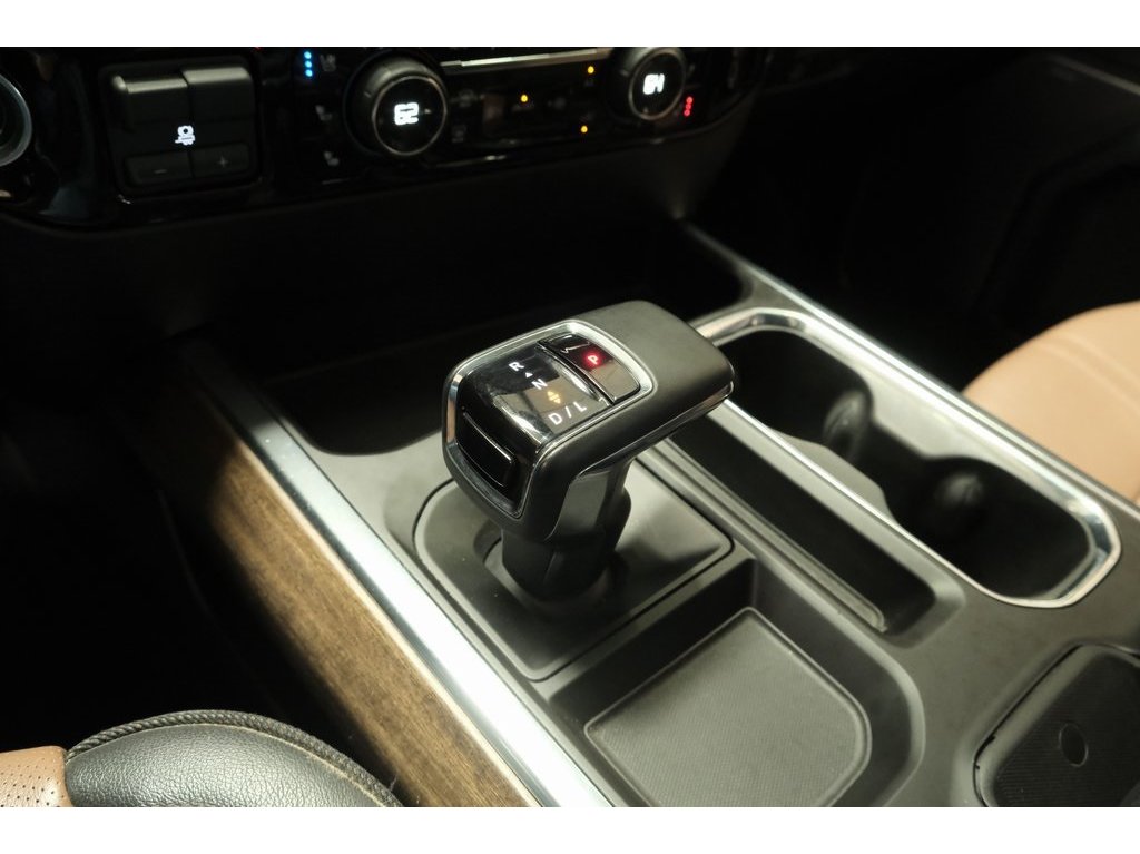 2023 Chevrolet Silverado 1500 High Country photo 18