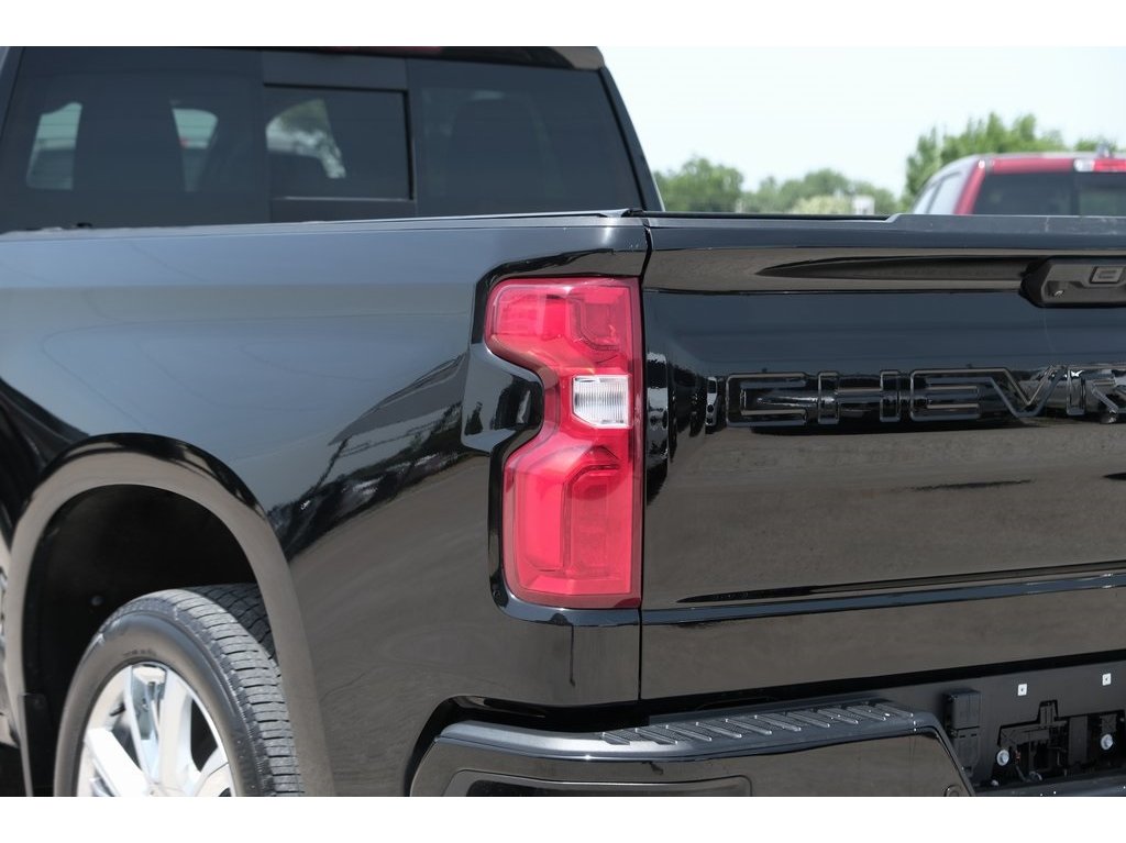 2023 Chevrolet Silverado 1500 High Country photo 32