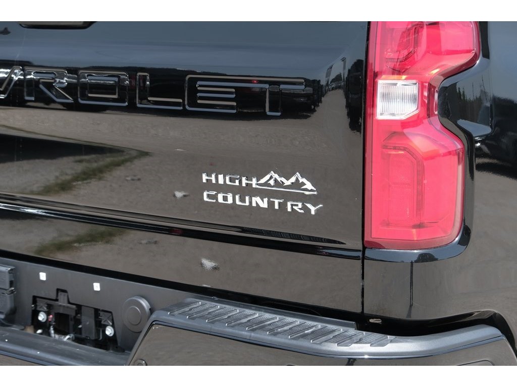 2023 Chevrolet Silverado 1500 High Country photo 37