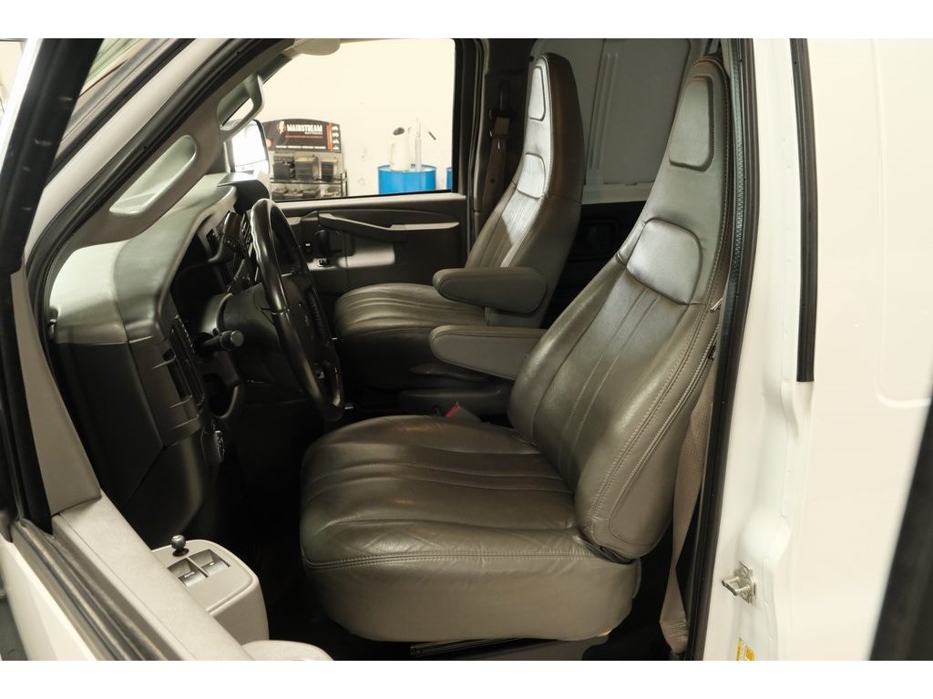 2023 Chevrolet Express 2500 Work Cargo Van photo 8
