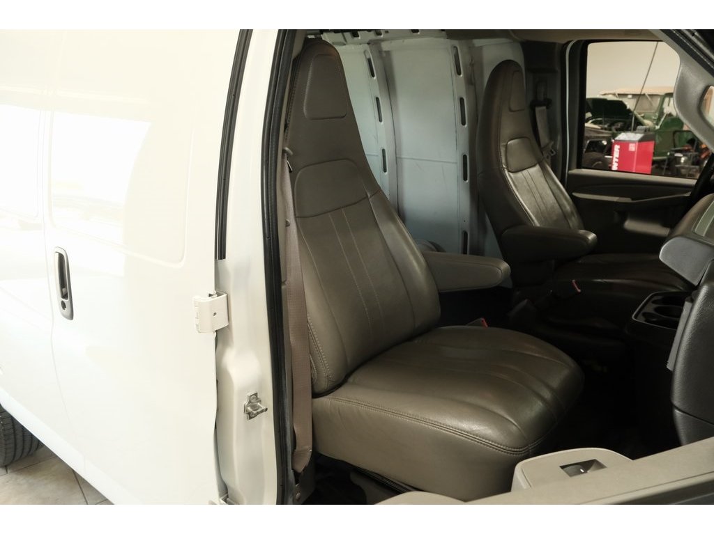 2023 Chevrolet Express 2500 Work Cargo Van photo 10