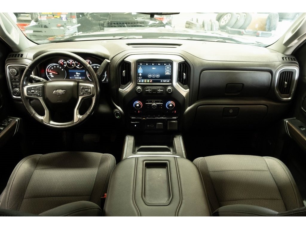 2020 Chevrolet Silverado 1500 RST photo 2