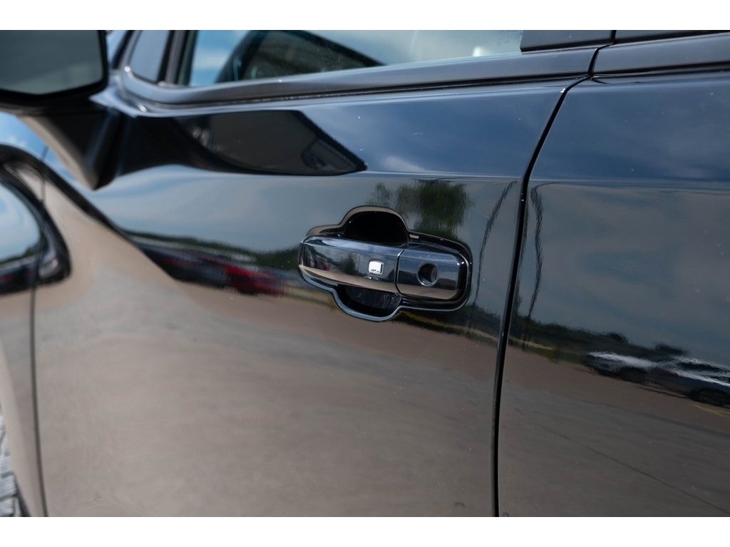 2020 Chevrolet Silverado 1500 RST photo 5