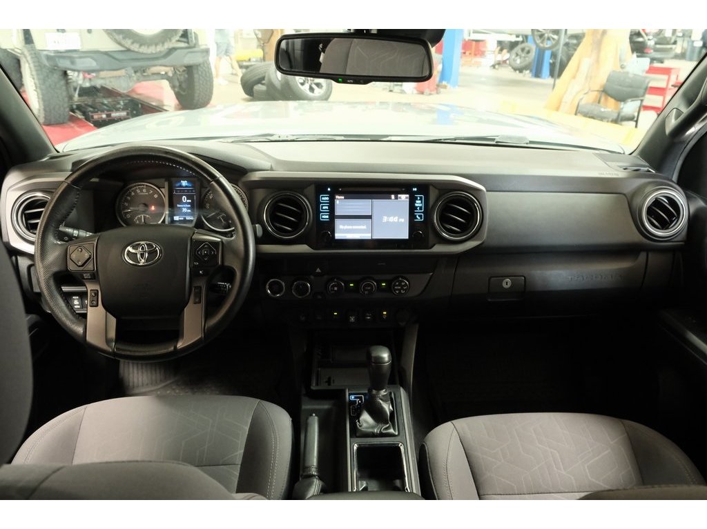 2019 Toyota Tacoma TRD Off-Road photo 3