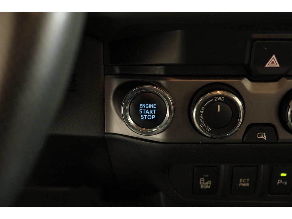 2019 Toyota Tacoma TRD Off-Road photo 17