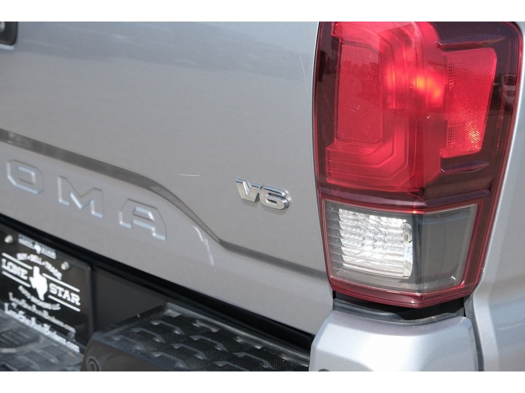 2019 Toyota Tacoma TRD Off-Road photo 32