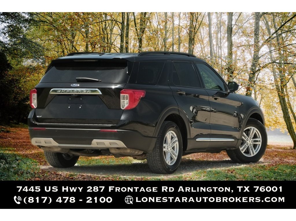 2023 Ford Explorer XLT photo 2