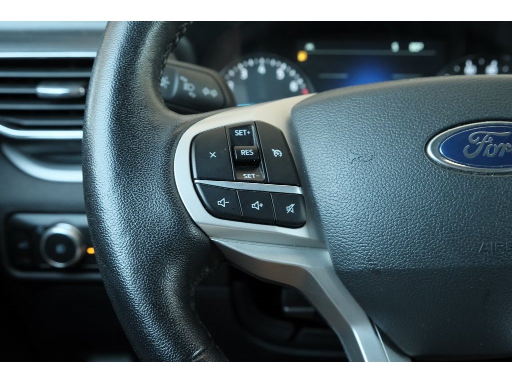 2023 Ford Explorer XLT photo 8