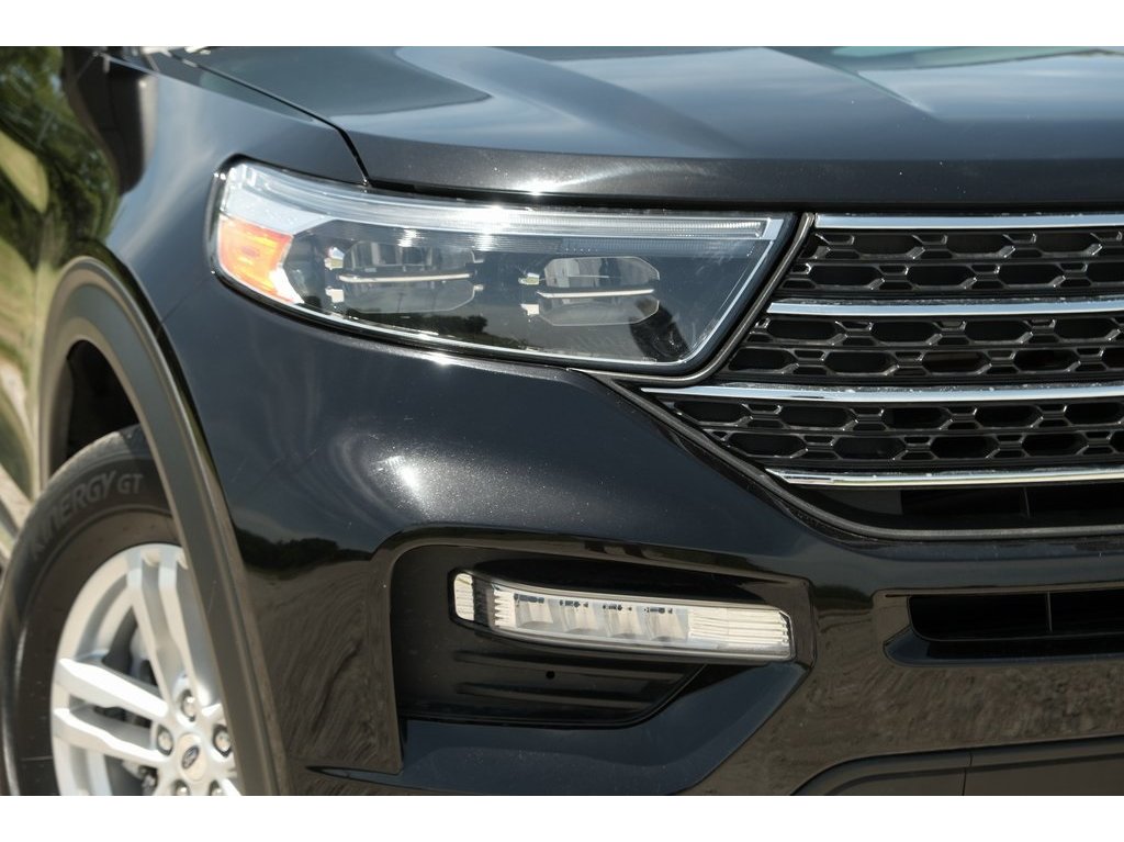 2023 Ford Explorer XLT photo 32