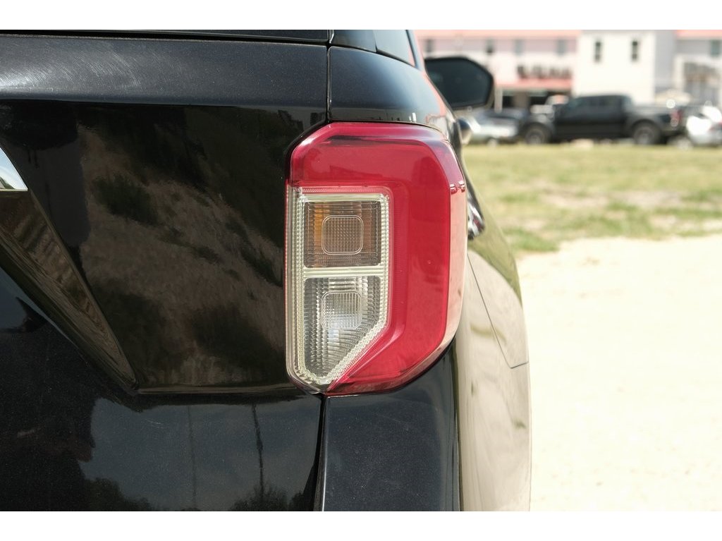2023 Ford Explorer XLT photo 33