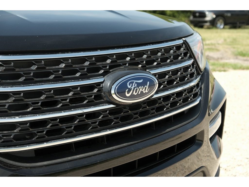 2023 Ford Explorer XLT photo 35