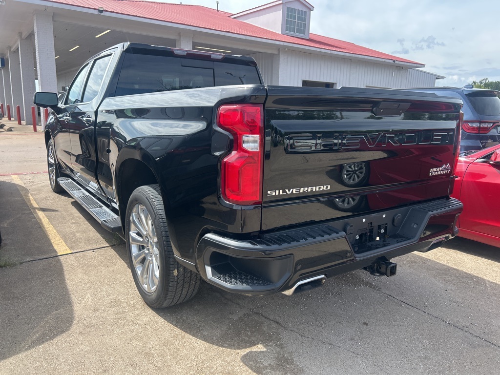 2020 Chevrolet Silverado 1500 High Country photo 2
