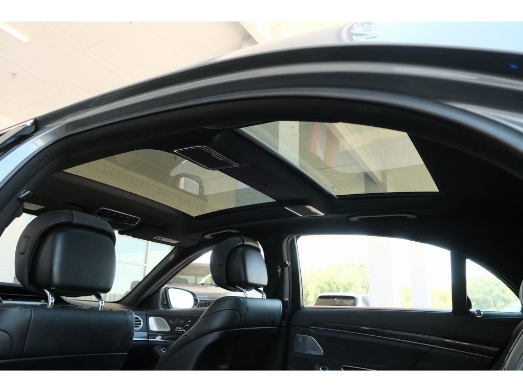 2017 Mercedes Benz S 550 photo 22