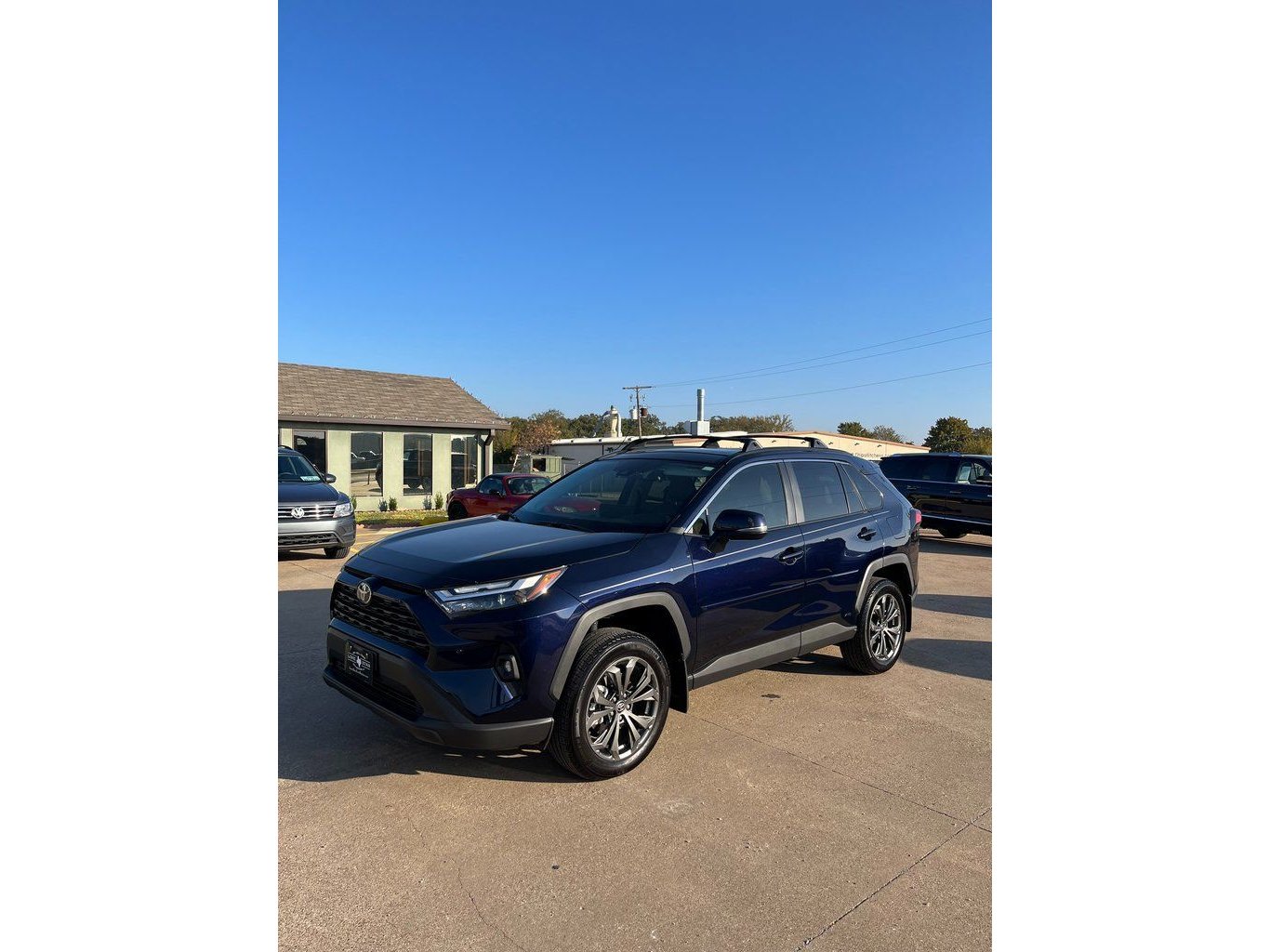 2025 Toyota RAV4 XLE Premium's photo