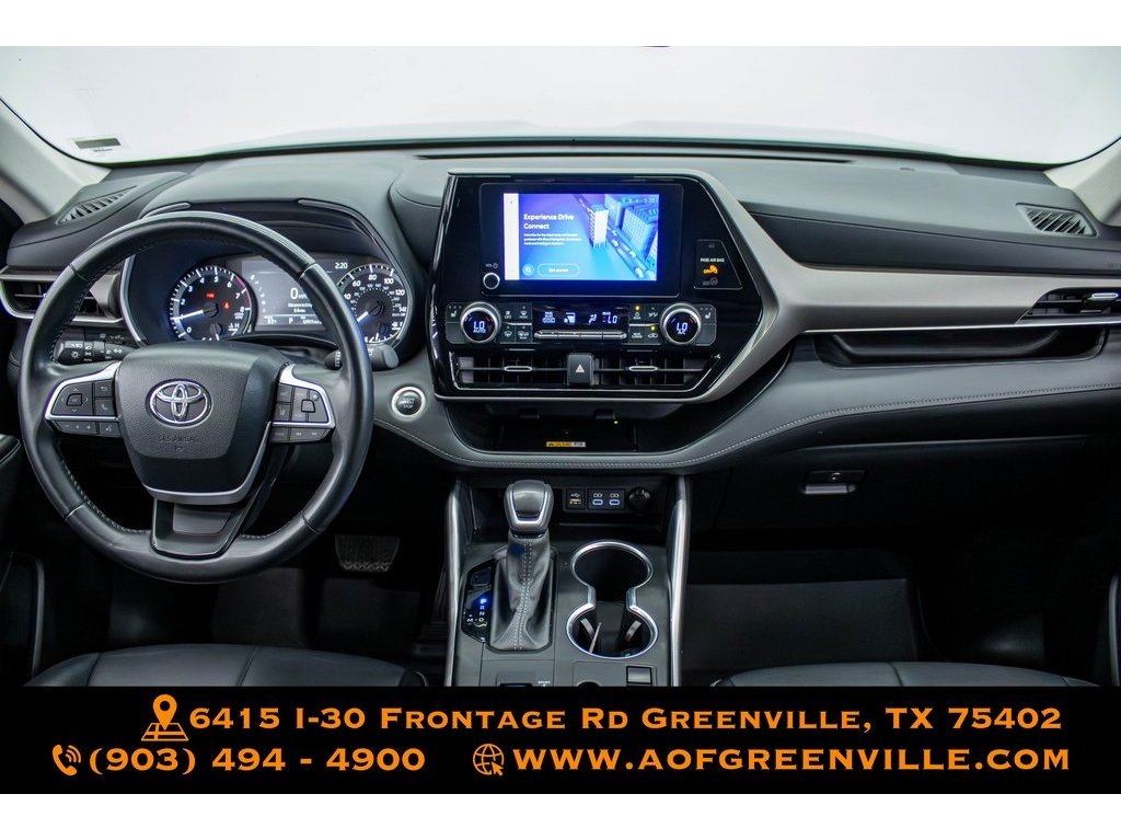 2024 Toyota Highlander LE photo 2