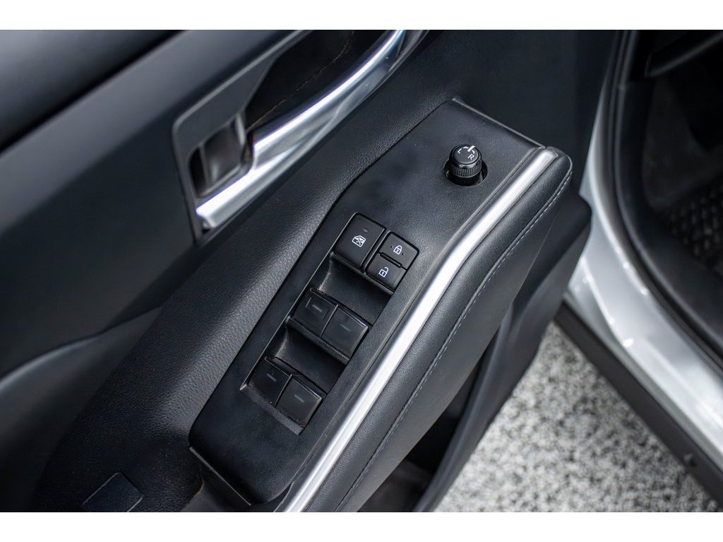 2024 Toyota Highlander LE photo 13