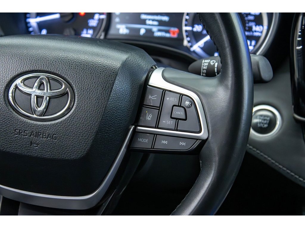 2024 Toyota Highlander LE photo 24