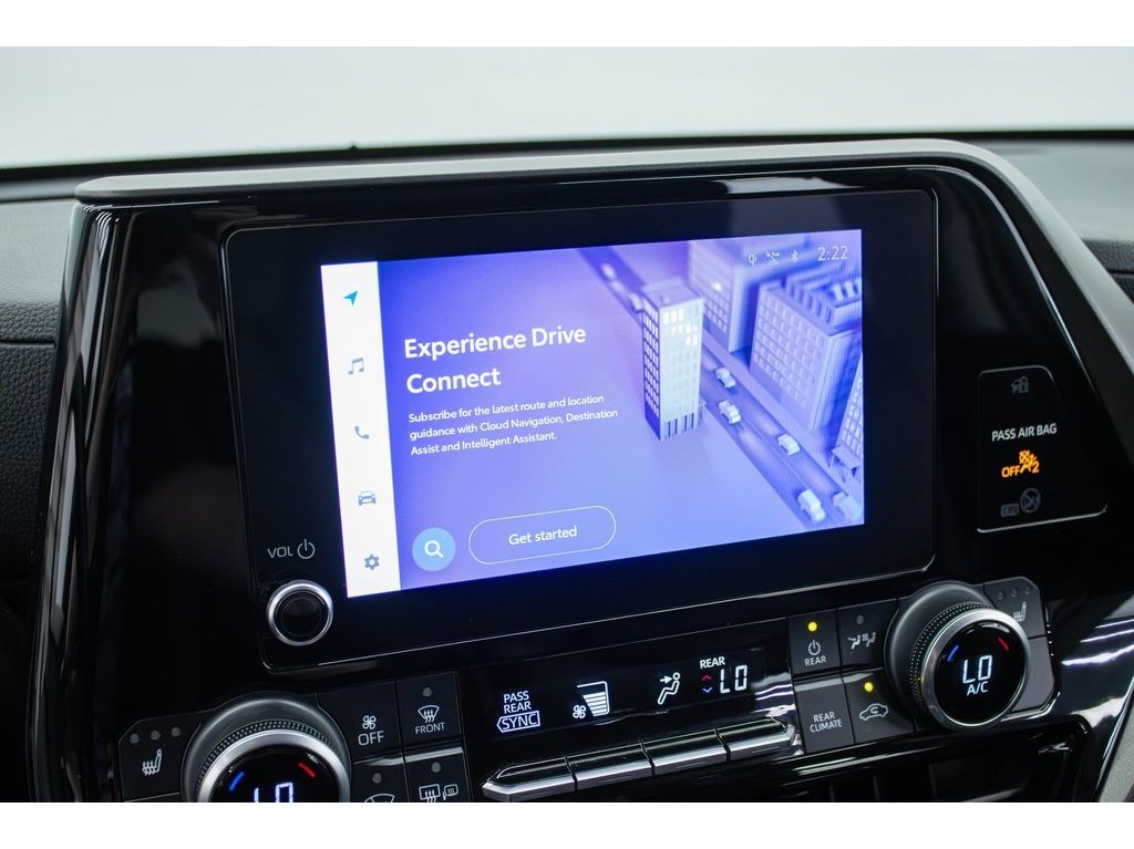 2024 Toyota Highlander LE photo 30