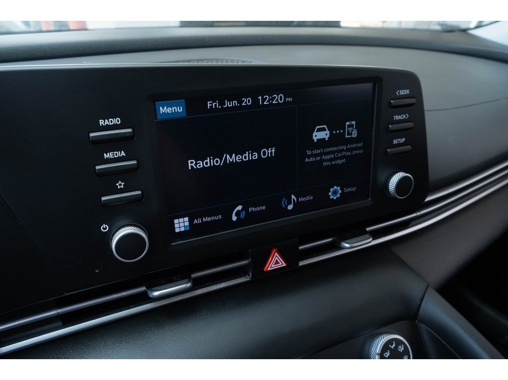 2024 Hyundai Elantra SE photo 4