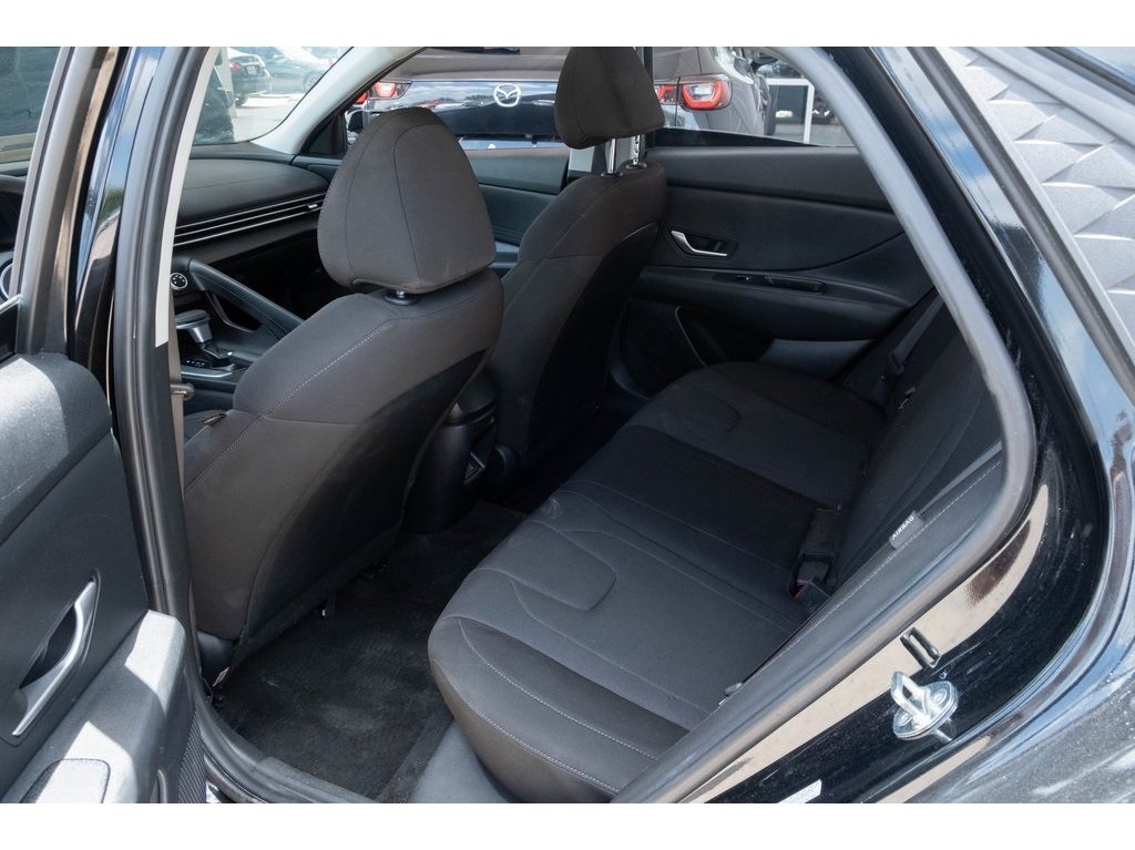 2024 Hyundai Elantra SE photo 8