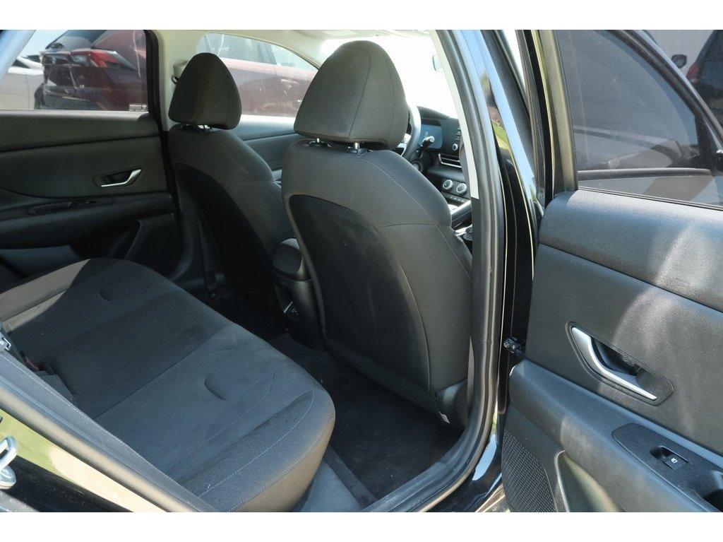 2024 Hyundai Elantra SE photo 10