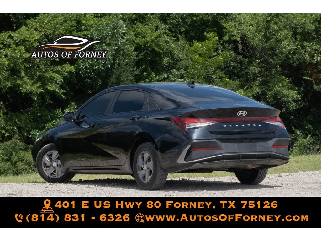 2024 Hyundai Elantra SE photo 19