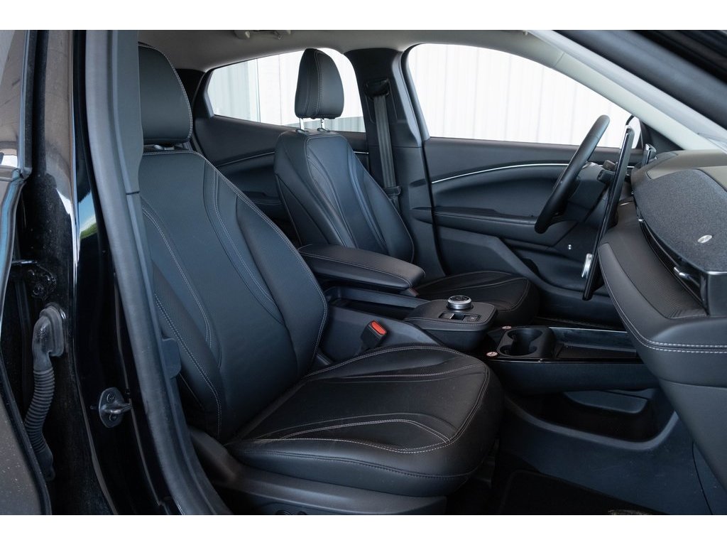 2023 Ford Mustang Mach-E Premium photo 11